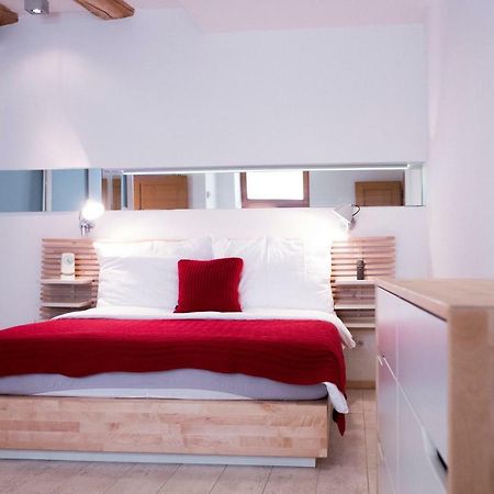 Columbo Apartment Bratislava Buitenkant foto