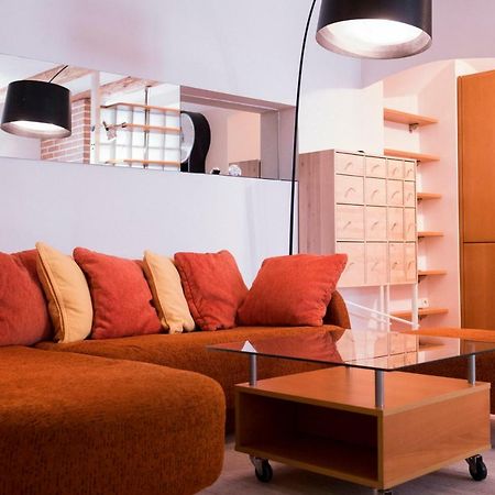 Columbo Apartment Bratislava Buitenkant foto