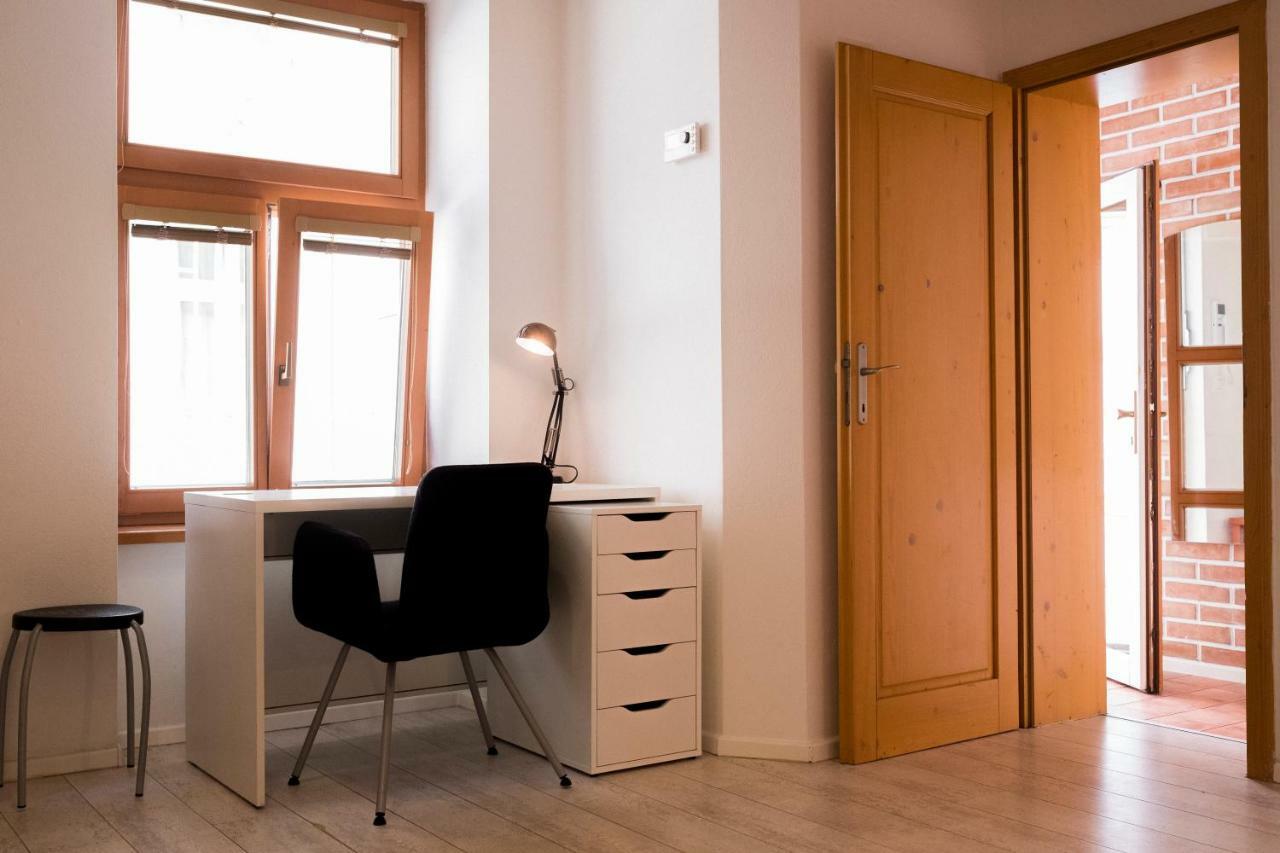 Columbo Apartment Bratislava Buitenkant foto